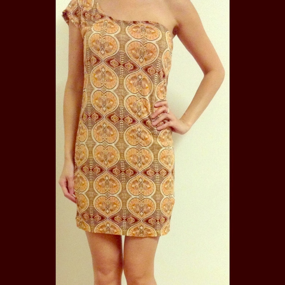 One shouldered brown print dress